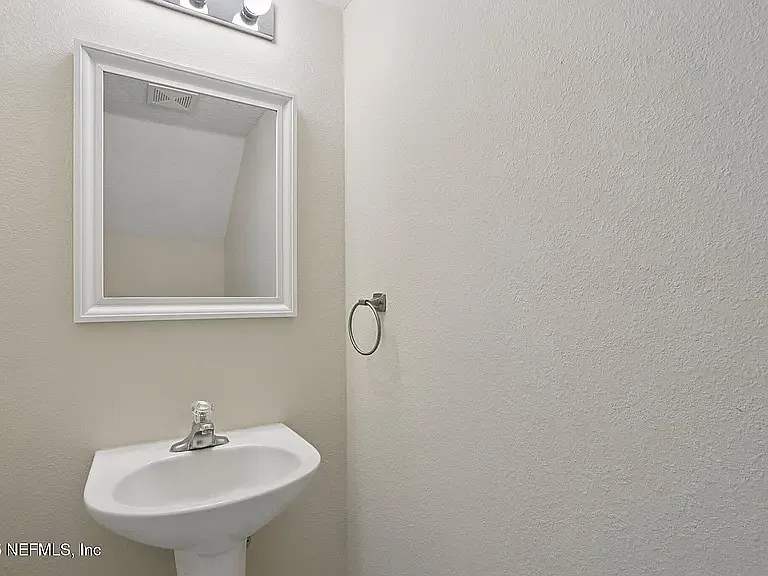 827 S Black Cherry Dr — Photo 4