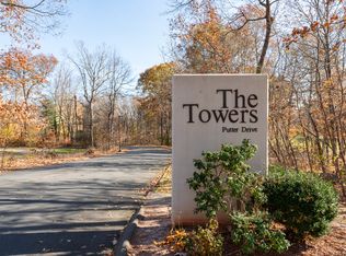 69 Putter Dr #210, Wallingford, CT 06492