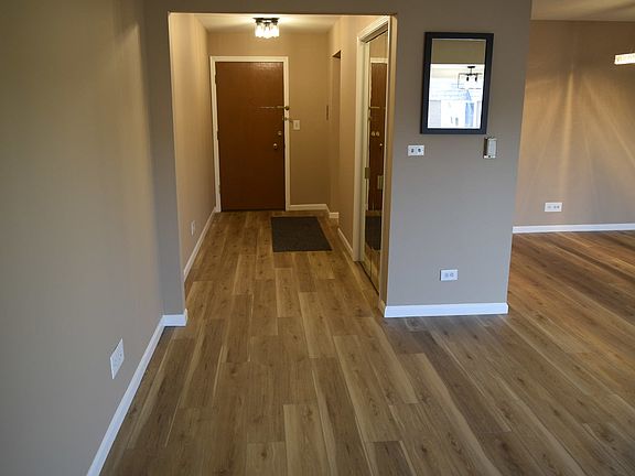 5th image of 400 Ascot Dr APT 3M