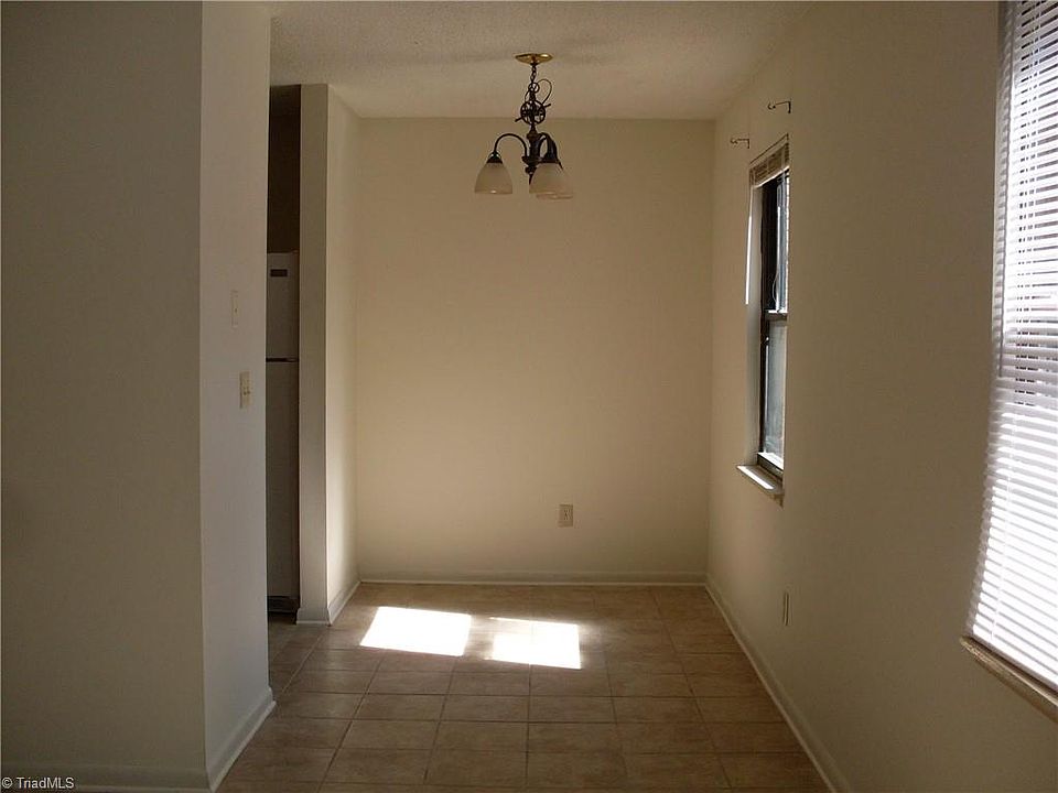 2nd image of 1002 Statesville Rd