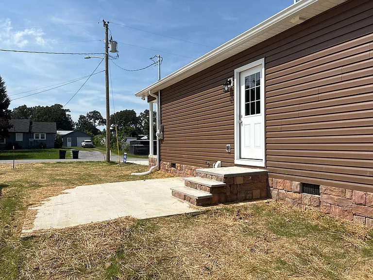 309 W Coffee St — Photo 19