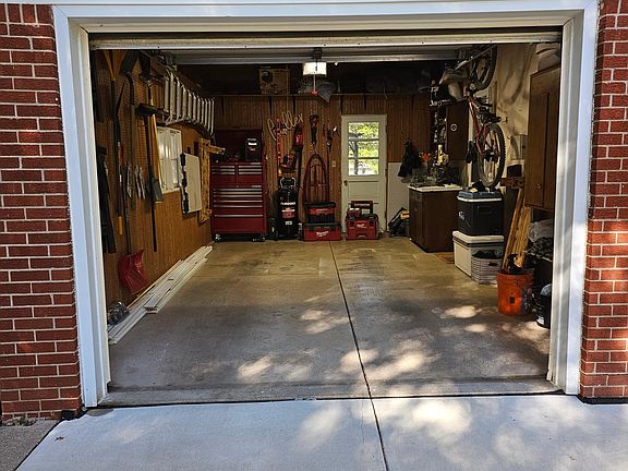 2nd image of 8002 Broadview Dr
