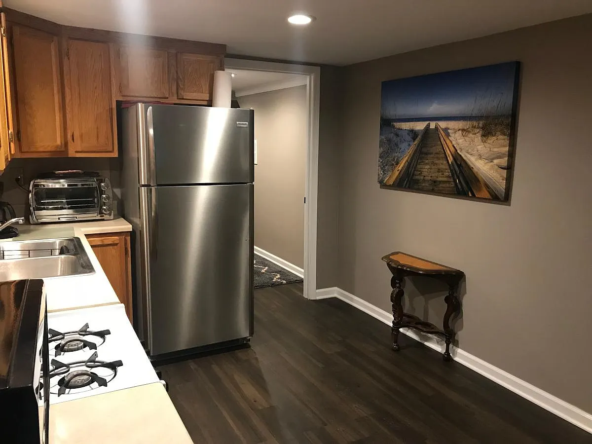1 bed, 800 sqft, $1,100 — Photo 3