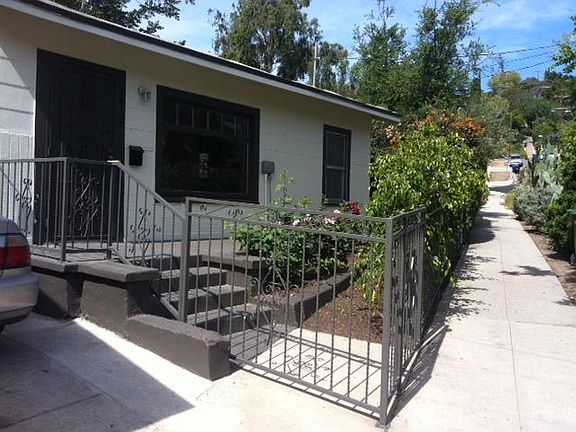 Patio in front