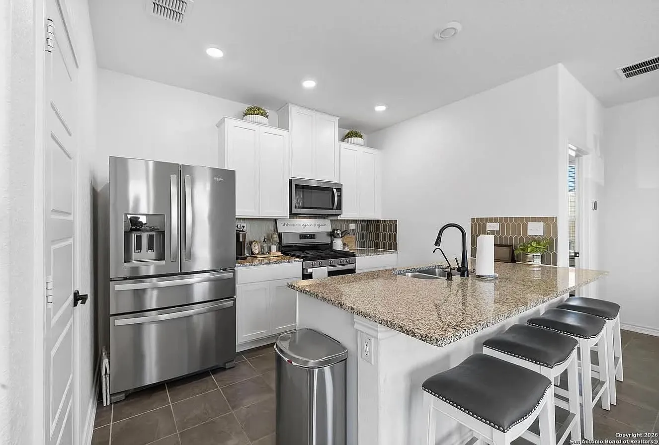 3 bed, 1416 sqft, $1,946 — Photo 4
