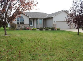 762 Luiken St, Lake Crystal, MN 56055