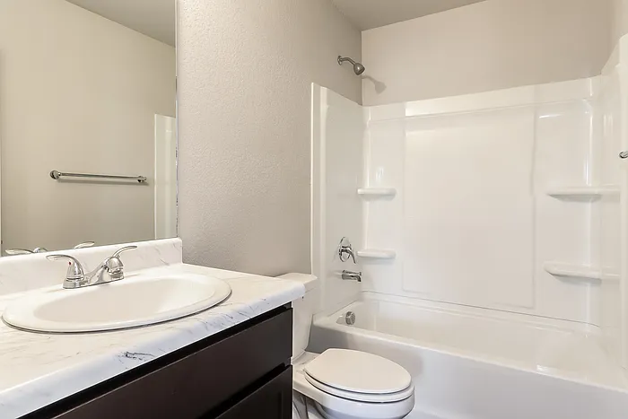 2048 Bentwood Dr — Photo 9