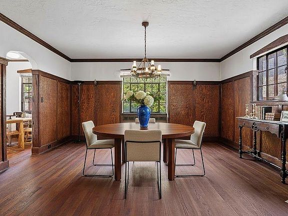 3rd image of 17615 Croydon Rd