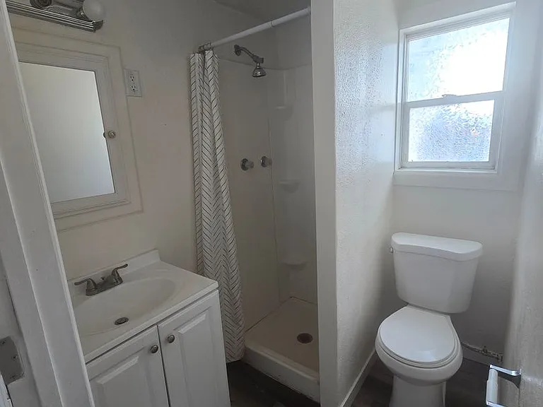1029 S Division St #9 — Photo 10