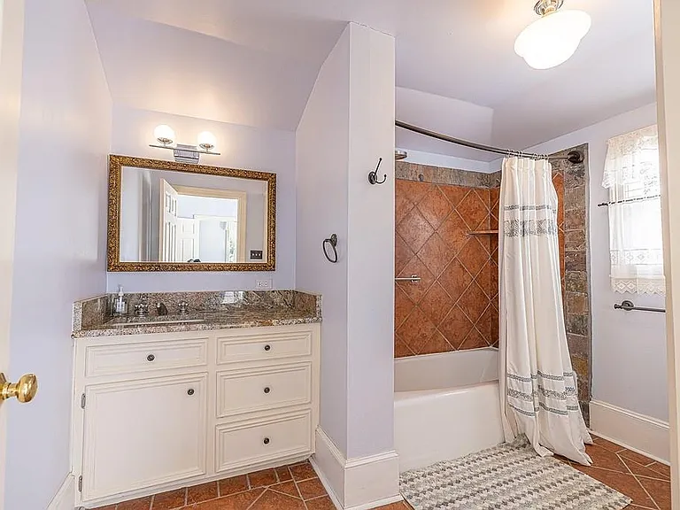 809 Milam St — Photo 20