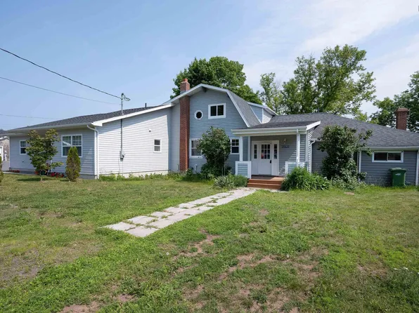 10790 & 10792 Pier Rd, Kingsport, NS B0P 1H0