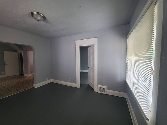 4th image of 3415 E 114th St