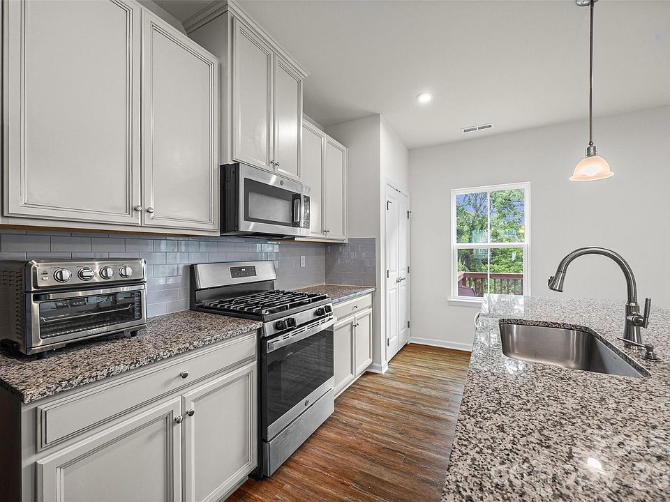 1st image of 2605 Grantham Place Dr