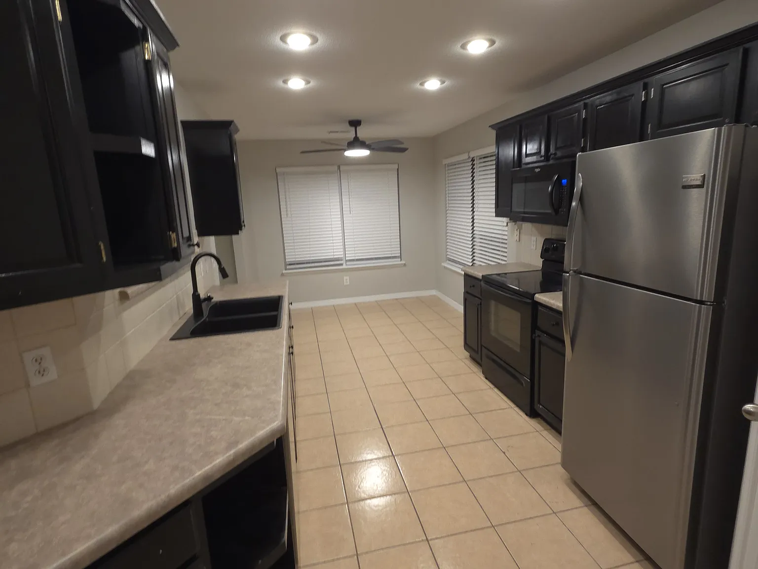 4 bed, 1749 sqft, $2,195 — Photo 2