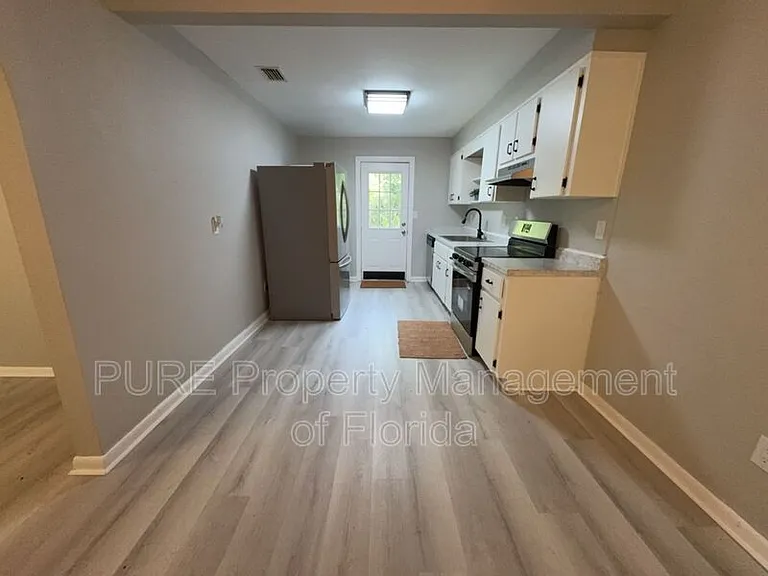 595 NW 100th St #A — Photo 26