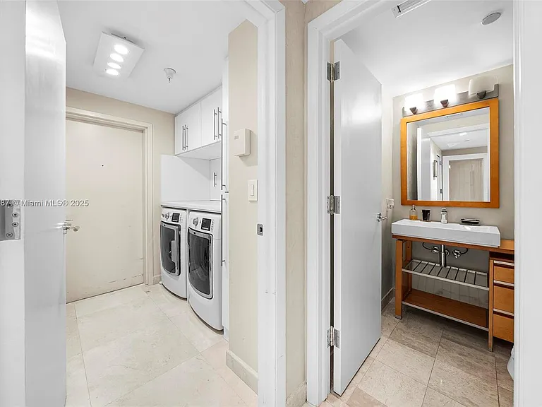 1455 Ocean Dr #1003 — Photo 32