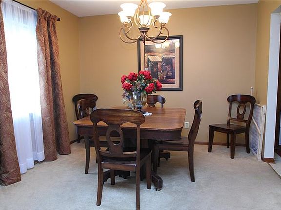 3rd image of 4001 Hemlock Dr