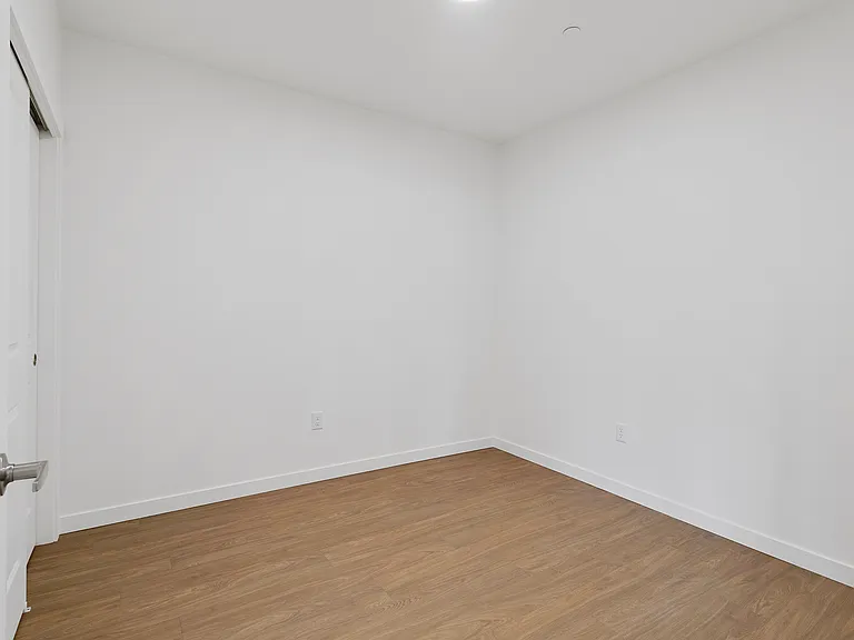NW 99 Apartments — Photo 38