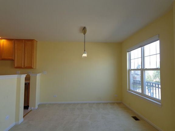5th image of 466 Pine Lake Cir