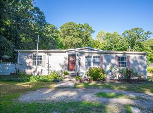 507 Cow Hill Rd, Groton, CT 06355