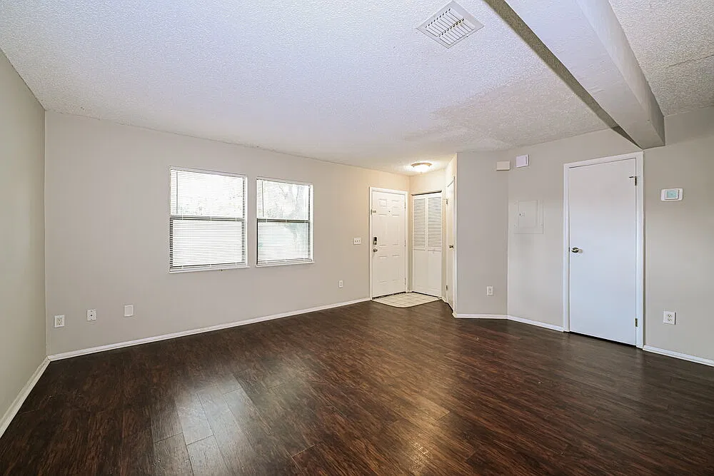2 bed, 2.5 bath, 1300 sqft, $1,900 — Photo 4