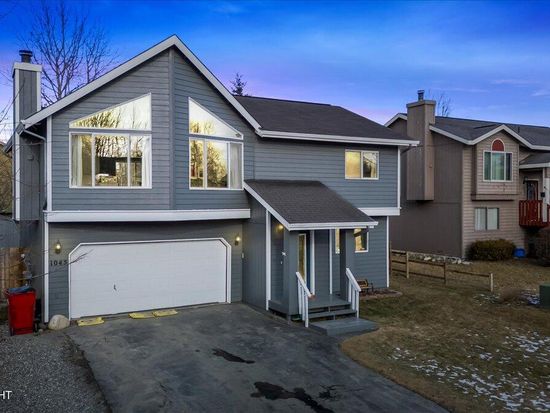 1045 W Woodstock Dr, Palmer, AK 99645