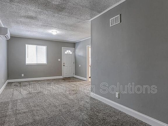 3rd image of 1027 E Parker Ave