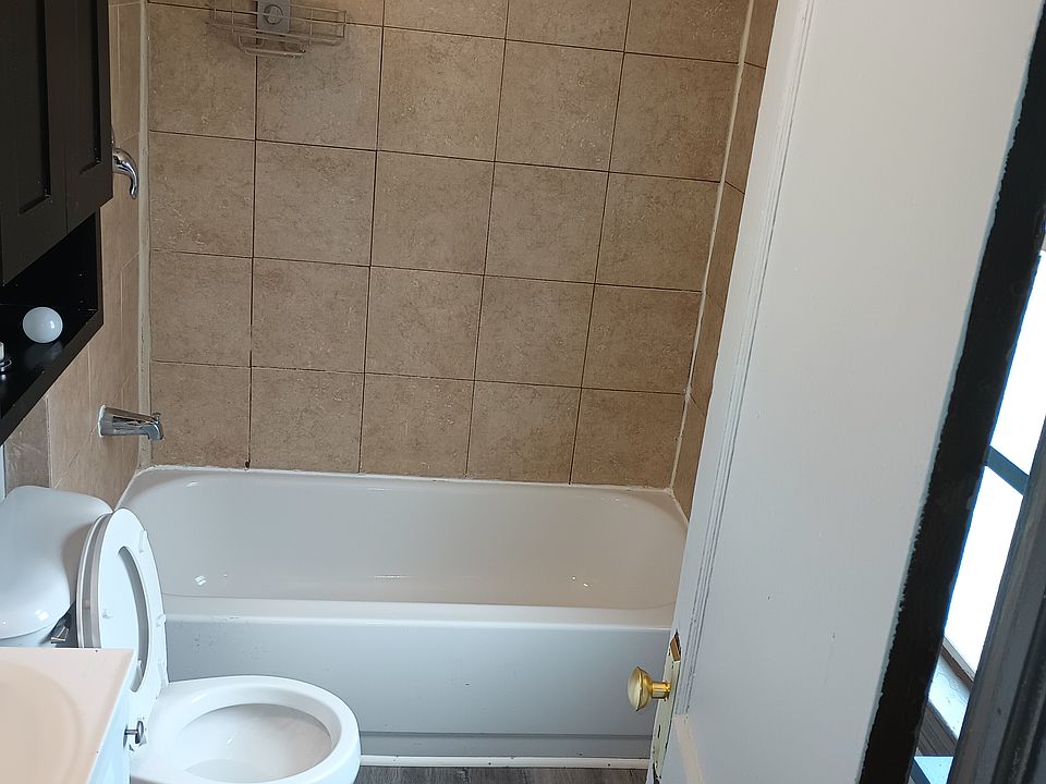 1st image of 2206 Denison Ave #6