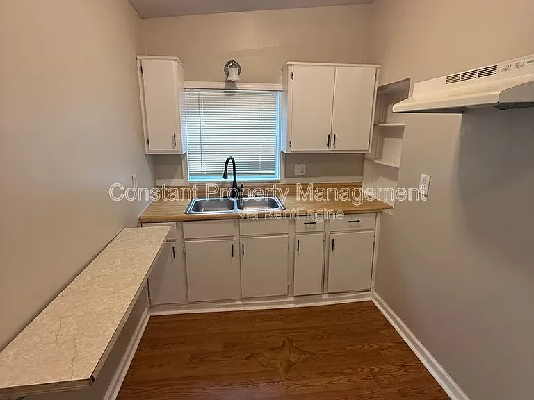 407 Atlanta St #B — Photo 2