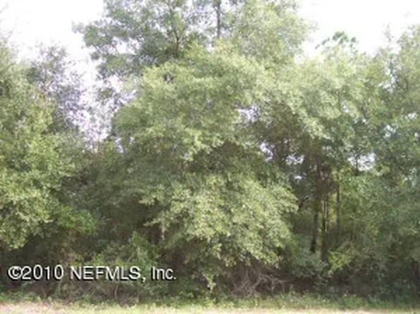 122 Jones St, Interlachen, FL 32148