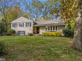 239 Radcliffe Rd, Wayne, PA 19087
