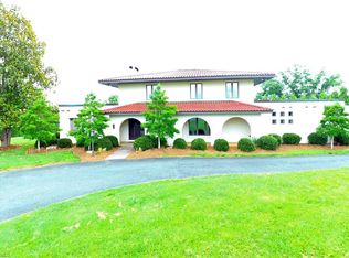 470 Crossingham Rd, Mount Airy, NC 27030