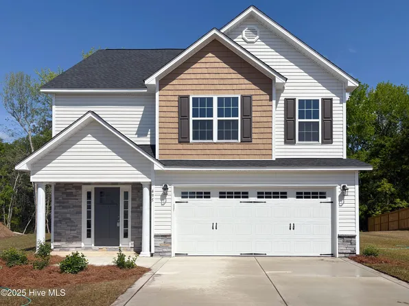 495 Pebble Shore Drive, Sneads Ferry, NC 28460