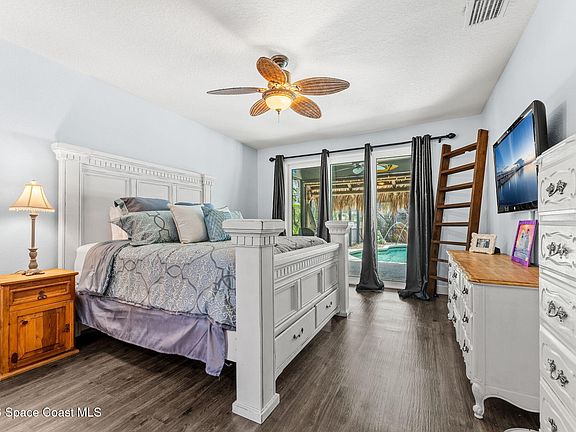 5th image of 234 Jenifer Ct