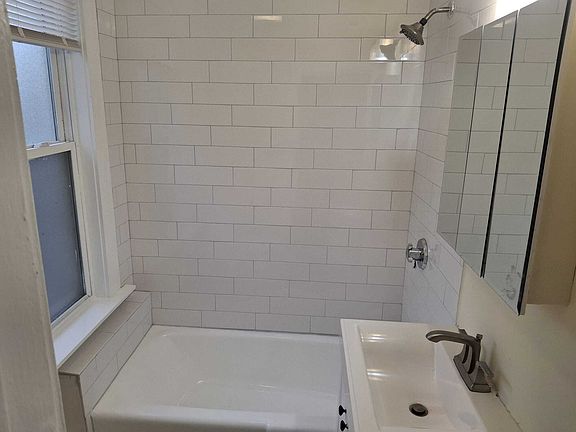 2nd image of 10-28 Centennial Pl #17379954