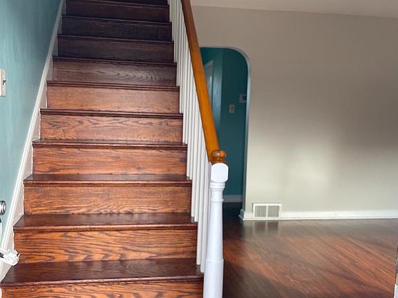 2nd image of 119 Rockwood Dr