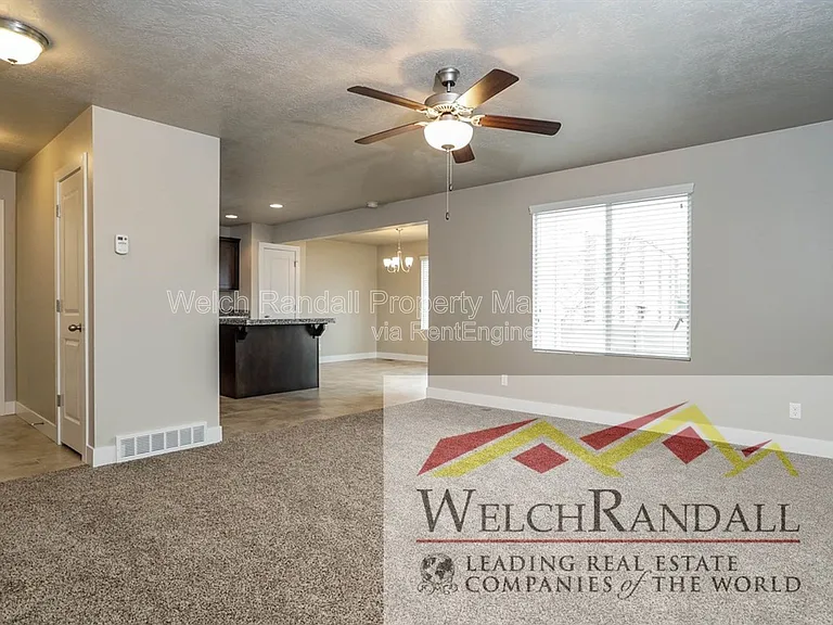 2542 S Andover St — Photo 4
