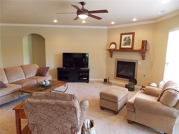 2nd image of 4 Littrell Dr