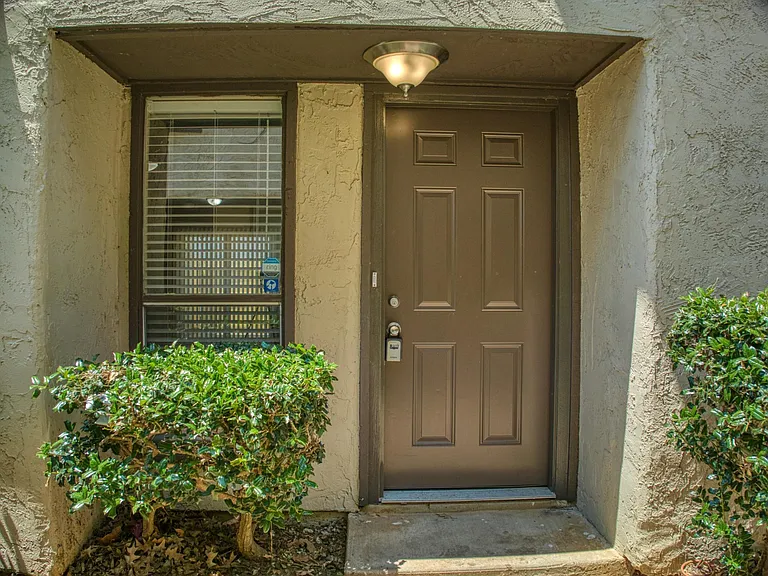 707 Harbour Town Dr #1 — Photo 43