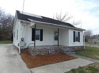 11 Albemarle St, Lexington, NC 27292