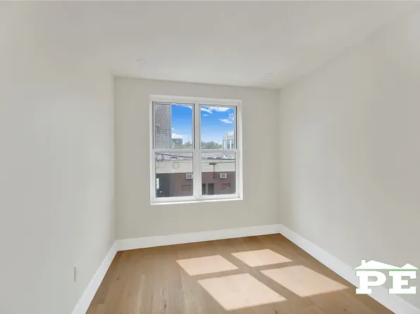 1715 Voorhies Avenue image 24 of 35