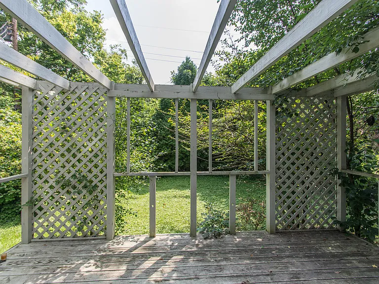 321 S Eastside Dr — Photo 10