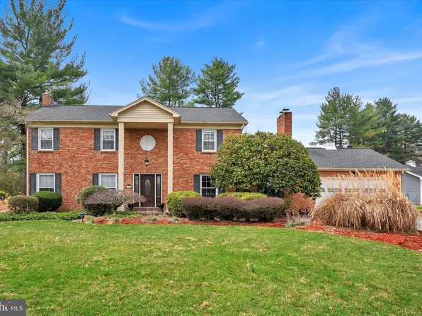 810 Mandy Ln, Camp Hill, PA 17011