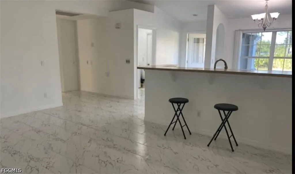 3 bed, 2.0 bath, 1272 sqft, $1,800 — Photo 3