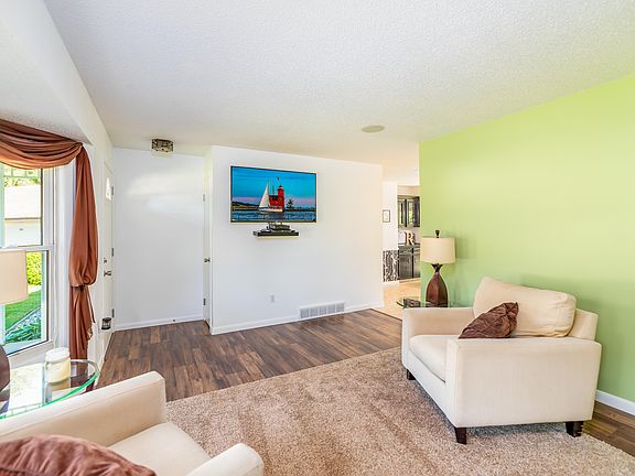 5th image of 884 S Kingwood Ct