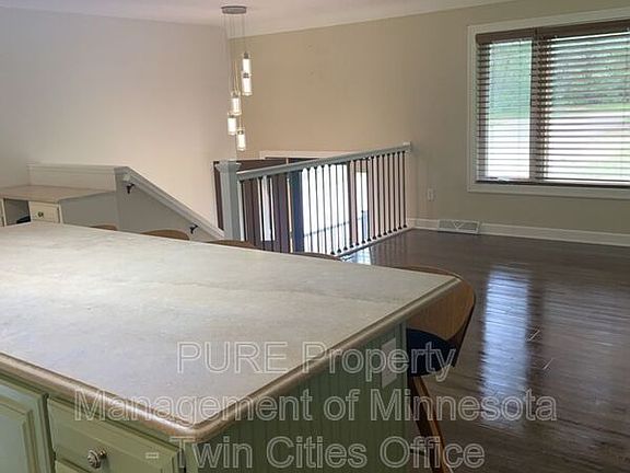 5th image of 1130 Hallam Ave N