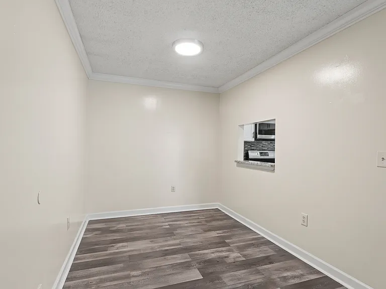 24 Amberly Ct #0 — Photo 5