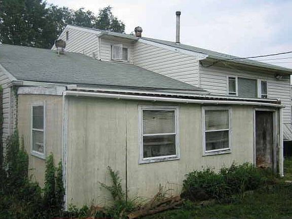 3rd image of 51 Sanford Dr