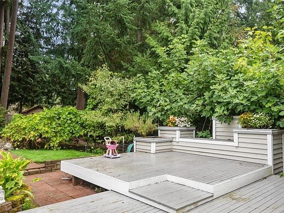 4th image of 3011 218th Ave SE