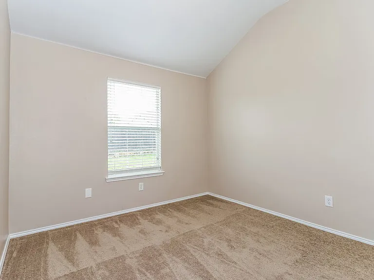 1206 Augustin Dr — Photo 13
